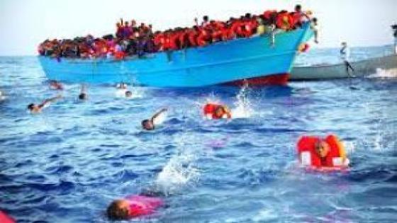 حطام سفينة مهاجريين في سواحل مدينة طرابلس اللبنانية
