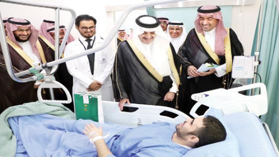 الأمير سعود بن نايف يتفقد المرضى ومستجدات التطوير بالخبر