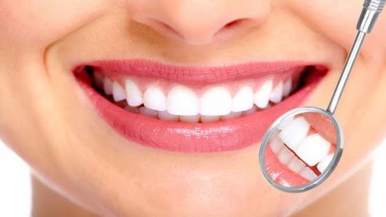 وصفات سهلة لتبييض الأسنان وحل مشكلة التسوس